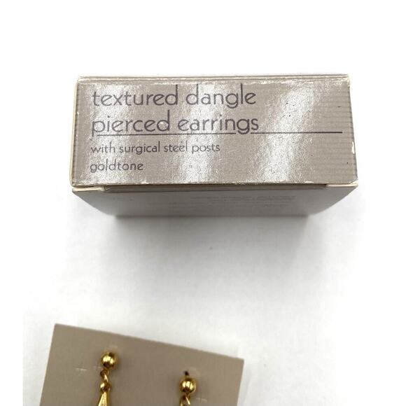 Vintage Avon Gold Tone Textured Long Pointed Dangle Drop Pierced Earrings Modern - Picture 3 of 8